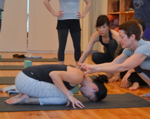 ポーズの女王に挑戦！【vol.2 明晰でポジティブな思考のための逆転ポーズ】11/27