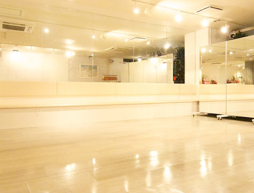 STUDIO MOONS スタジオムーンズ