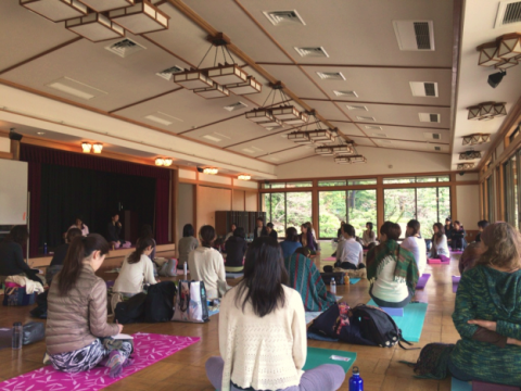 マインドフルな暮らしへようこそ ジャネット・ラウ先生による”マインドフルネスと陰ヨガ”WS